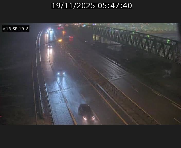 <h2>Traffic live webcam Luxembourg Croix de Bettembourg - A13 direction Esch-sur-Alzette - BK 19.8</h2>