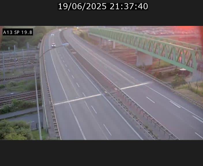 <h2>Traffic live webcam Luxembourg Croix de Bettembourg - A13 direction Esch-sur-Alzette - BK 19.8</h2>