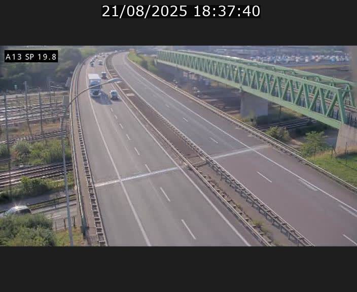 <h2>Traffic live webcam Luxembourg Croix de Bettembourg - A13 direction Esch-sur-Alzette - BK 19.8</h2>