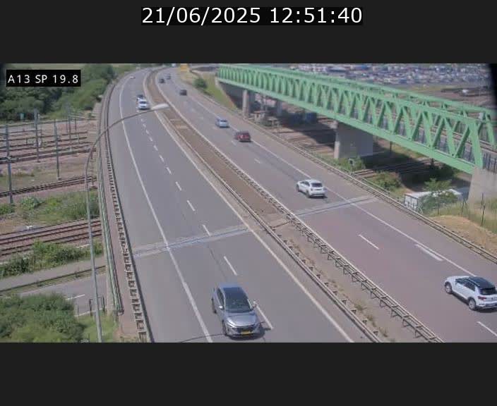 <h2>Traffic live webcam Luxembourg Croix de Bettembourg - A13 direction Esch-sur-Alzette - BK 19.8</h2>
