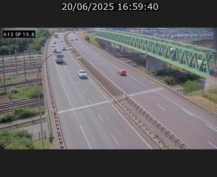 <h2>Traffic live webcam Luxembourg Croix de Bettembourg - A13 direction Esch-sur-Alzette - BK 19.8</h2>