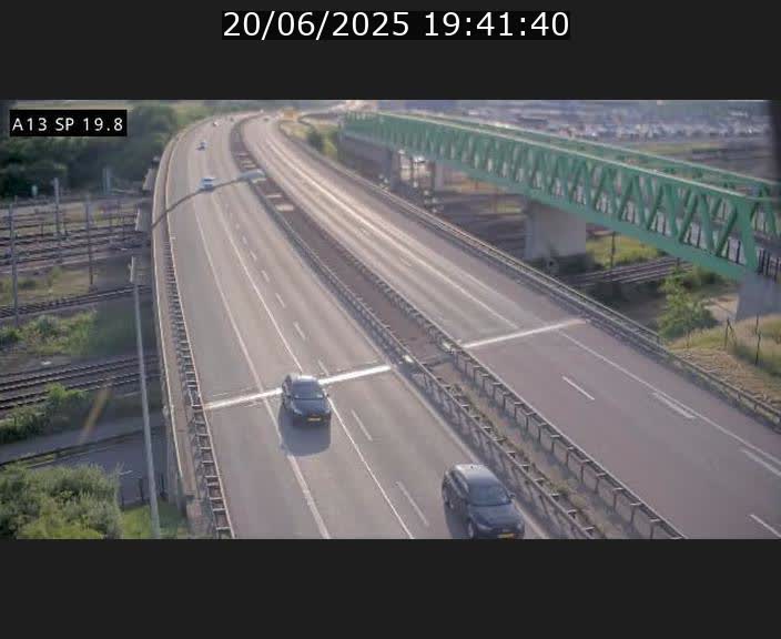 <h2>Traffic live webcam Luxembourg Croix de Bettembourg - A13 direction Esch-sur-Alzette - BK 19.8</h2>