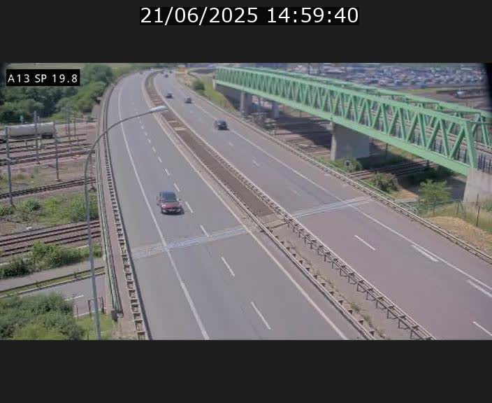 <h2>Traffic live webcam Luxembourg Croix de Bettembourg - A13 direction Esch-sur-Alzette - BK 19.8</h2>