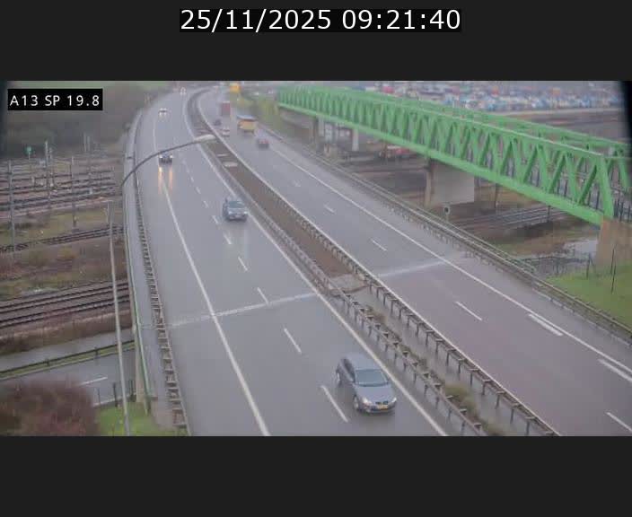 <h2>Traffic live webcam Luxembourg Croix de Bettembourg - A13 direction Esch-sur-Alzette - BK 19.8</h2>