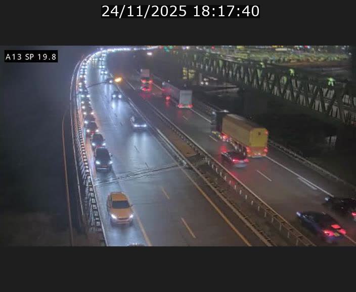<h2>Traffic live webcam Luxembourg Croix de Bettembourg - A13 direction Esch-sur-Alzette - BK 19.8</h2>