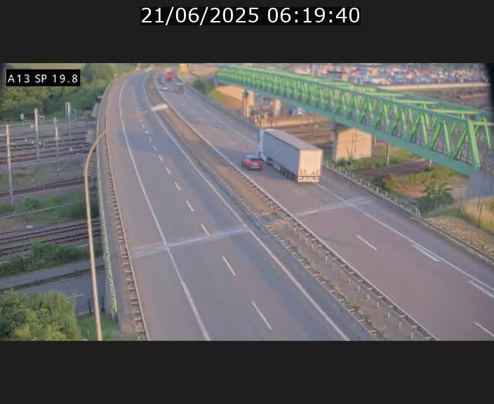 <h2>Traffic live webcam Luxembourg Croix de Bettembourg - A13 direction Esch-sur-Alzette - BK 19.8</h2>