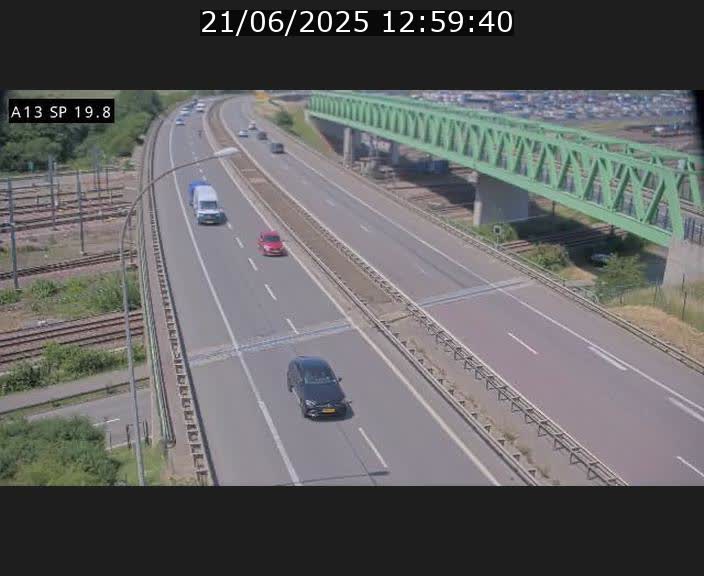 <h2>Traffic live webcam Luxembourg Croix de Bettembourg - A13 direction Esch-sur-Alzette - BK 19.8</h2>