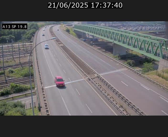 <h2>Traffic live webcam Luxembourg Croix de Bettembourg - A13 direction Esch-sur-Alzette - BK 19.8</h2>