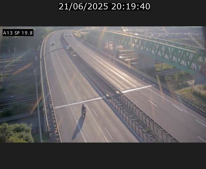 <h2>Traffic live webcam Luxembourg Croix de Bettembourg - A13 direction Esch-sur-Alzette - BK 19.8</h2>