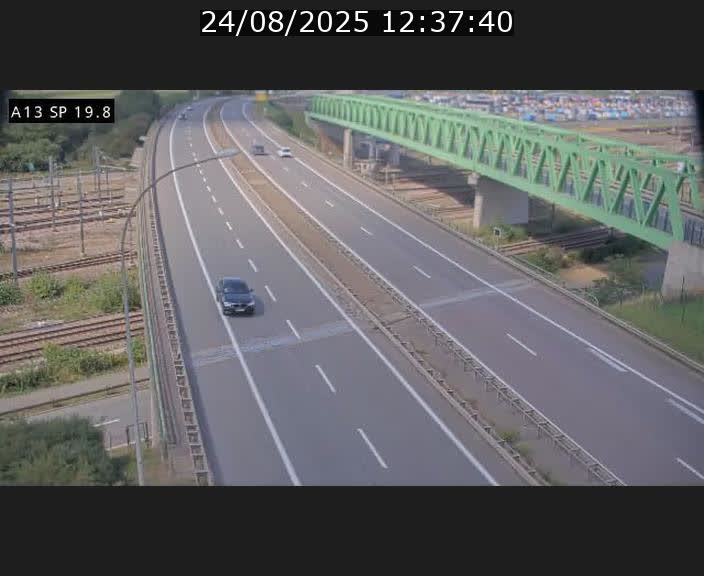 <h2>Traffic live webcam Luxembourg Croix de Bettembourg - A13 direction Esch-sur-Alzette - BK 19.8</h2>