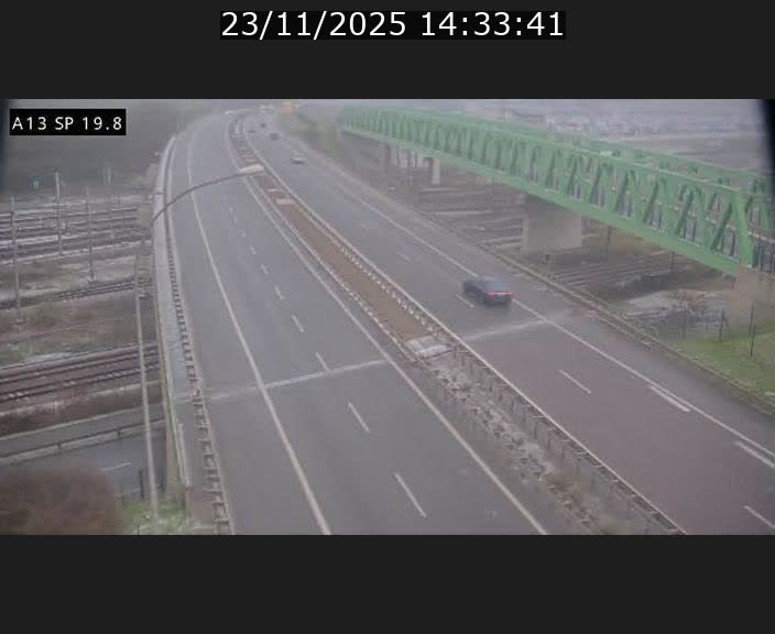 <h2>Traffic live webcam Luxembourg Croix de Bettembourg - A13 direction Esch-sur-Alzette - BK 19.8</h2>