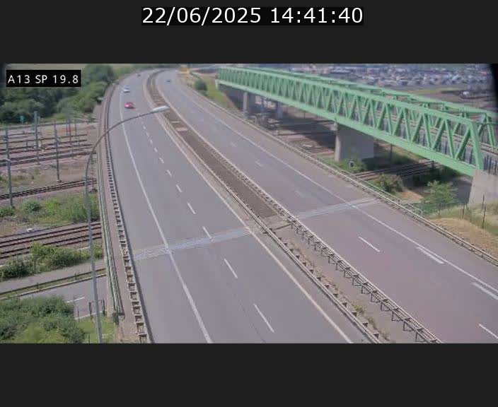 <h2>Traffic live webcam Luxembourg Croix de Bettembourg - A13 direction Esch-sur-Alzette - BK 19.8</h2>