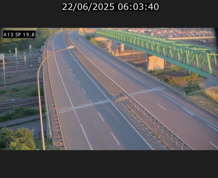 <h2>Traffic live webcam Luxembourg Croix de Bettembourg - A13 direction Esch-sur-Alzette - BK 19.8</h2>