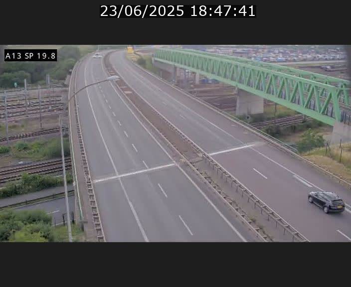 <h2>Traffic live webcam Luxembourg Croix de Bettembourg - A13 direction Esch-sur-Alzette - BK 19.8</h2>