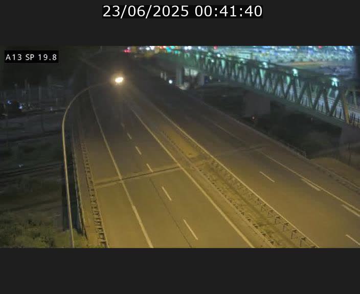 <h2>Traffic live webcam Luxembourg Croix de Bettembourg - A13 direction Esch-sur-Alzette - BK 19.8</h2>
