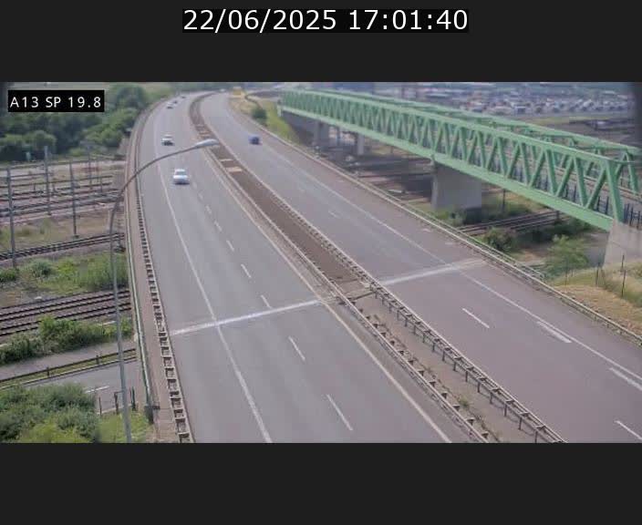 <h2>Traffic live webcam Luxembourg Croix de Bettembourg - A13 direction Esch-sur-Alzette - BK 19.8</h2>