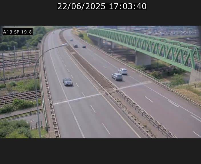<h2>Traffic live webcam Luxembourg Croix de Bettembourg - A13 direction Esch-sur-Alzette - BK 19.8</h2>