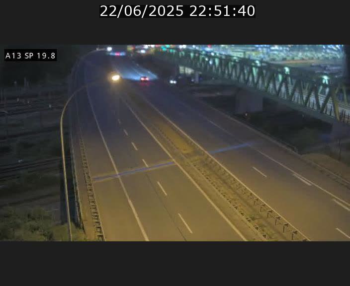 <h2>Traffic live webcam Luxembourg Croix de Bettembourg - A13 direction Esch-sur-Alzette - BK 19.8</h2>