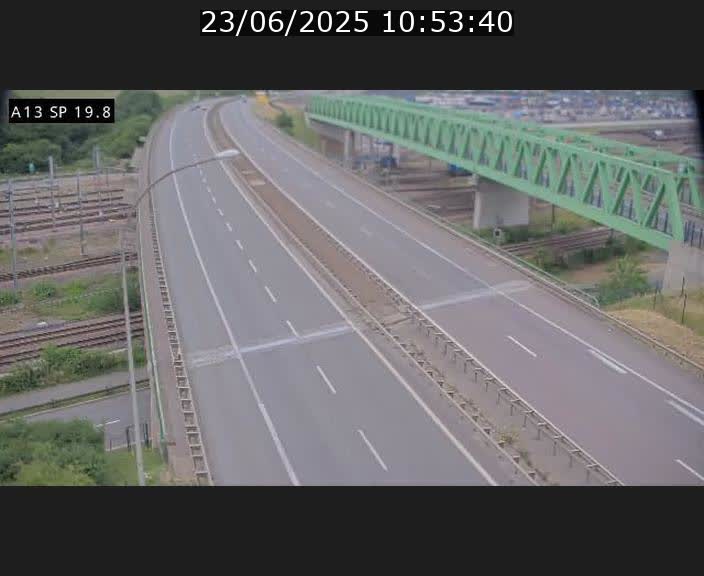 <h2>Traffic live webcam Luxembourg Croix de Bettembourg - A13 direction Esch-sur-Alzette - BK 19.8</h2>