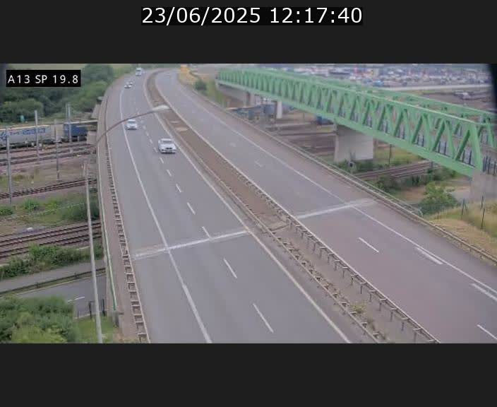 <h2>Traffic live webcam Luxembourg Croix de Bettembourg - A13 direction Esch-sur-Alzette - BK 19.8</h2>