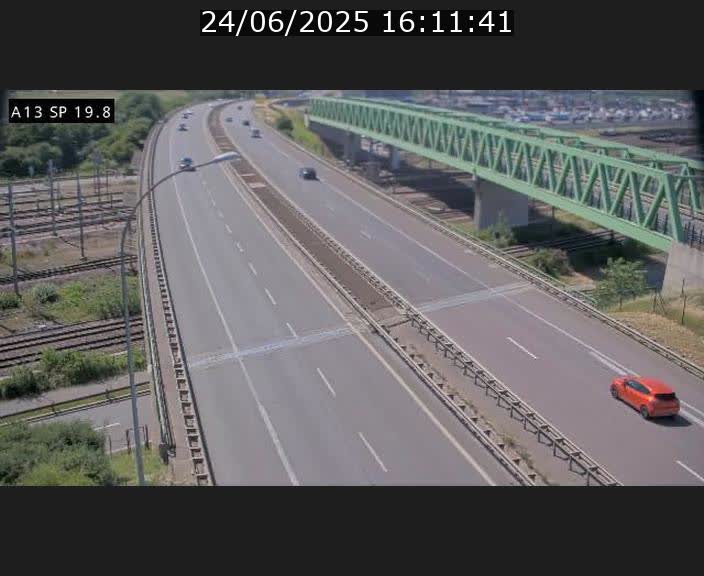 <h2>Traffic live webcam Luxembourg Croix de Bettembourg - A13 direction Esch-sur-Alzette - BK 19.8</h2>