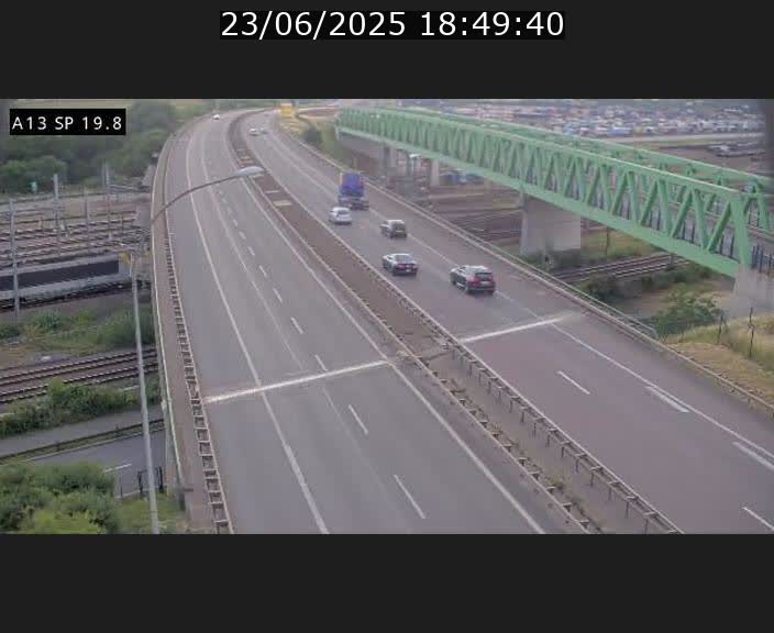 <h2>Traffic live webcam Luxembourg Croix de Bettembourg - A13 direction Esch-sur-Alzette - BK 19.8</h2>