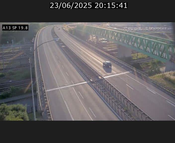 <h2>Traffic live webcam Luxembourg Croix de Bettembourg - A13 direction Esch-sur-Alzette - BK 19.8</h2>