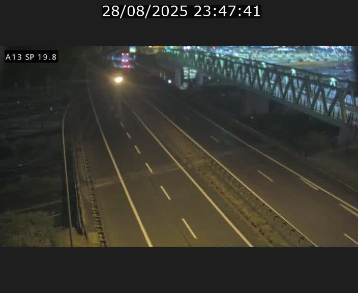 <h2>Traffic live webcam Luxembourg Croix de Bettembourg - A13 direction Esch-sur-Alzette - BK 19.8</h2>