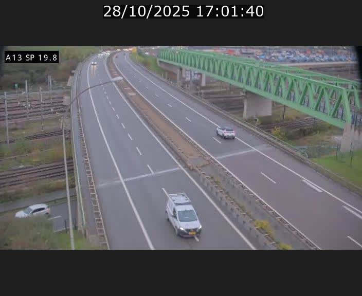 <h2>Traffic live webcam Luxembourg Croix de Bettembourg - A13 direction Esch-sur-Alzette - BK 19.8</h2>
