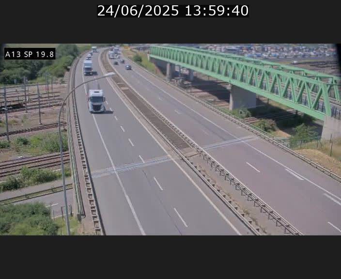 <h2>Traffic live webcam Luxembourg Croix de Bettembourg - A13 direction Esch-sur-Alzette - BK 19.8</h2>