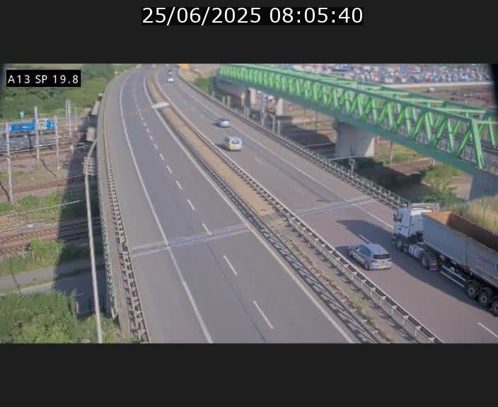 <h2>Traffic live webcam Luxembourg Croix de Bettembourg - A13 direction Esch-sur-Alzette - BK 19.8</h2>
