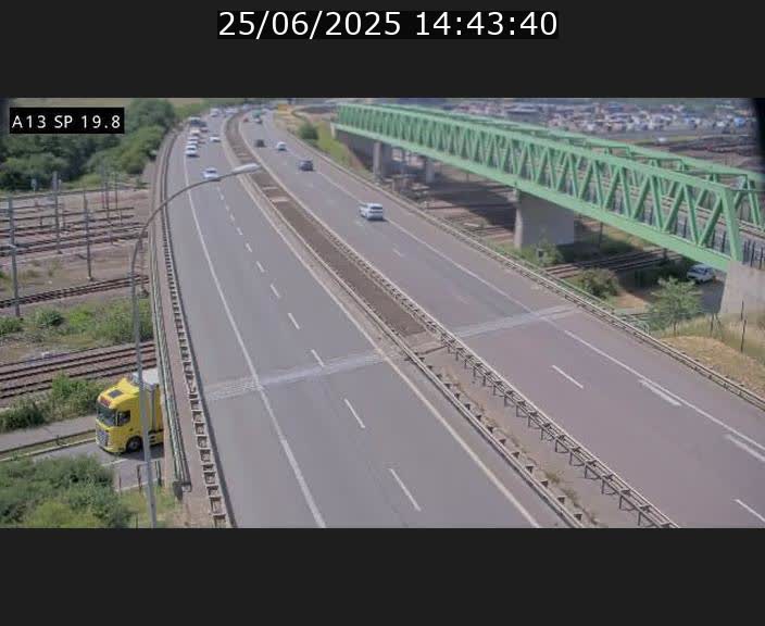 <h2>Traffic live webcam Luxembourg Croix de Bettembourg - A13 direction Esch-sur-Alzette - BK 19.8</h2>