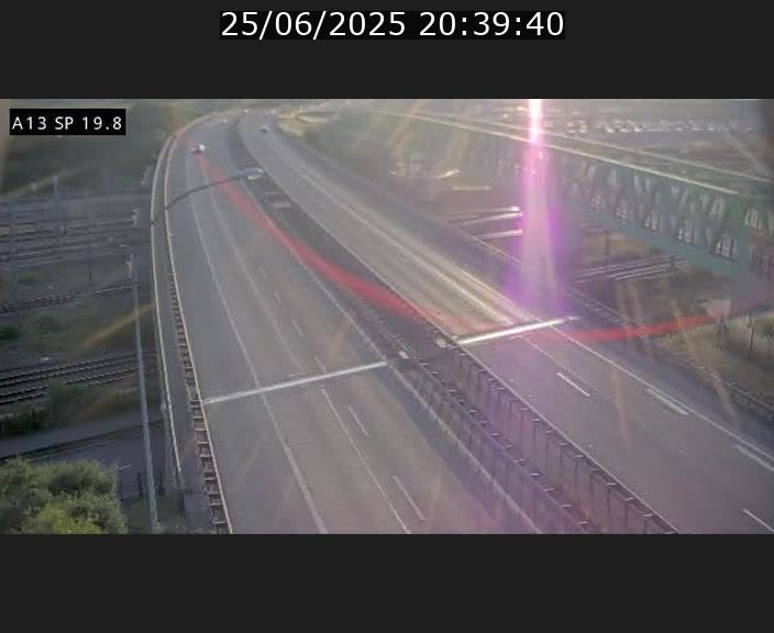 <h2>Traffic live webcam Luxembourg Croix de Bettembourg - A13 direction Esch-sur-Alzette - BK 19.8</h2>