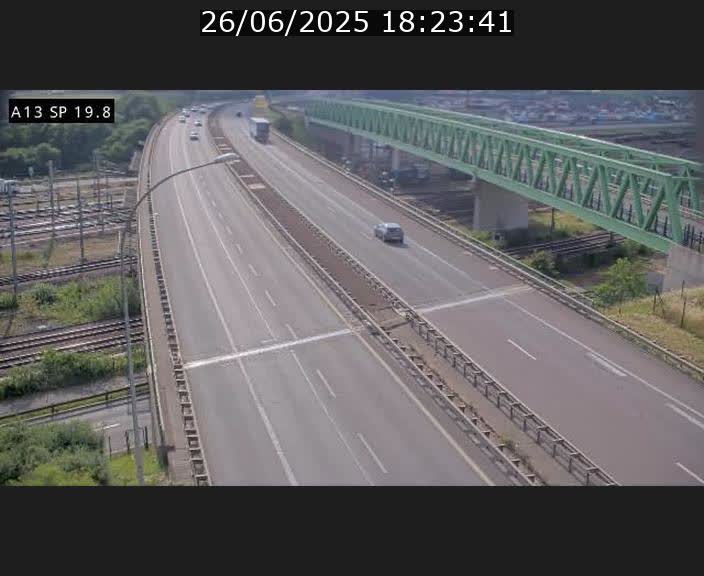 <h2>Traffic live webcam Luxembourg Croix de Bettembourg - A13 direction Esch-sur-Alzette - BK 19.8</h2>
