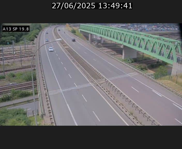 <h2>Traffic live webcam Luxembourg Croix de Bettembourg - A13 direction Esch-sur-Alzette - BK 19.8</h2>