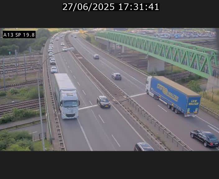 <h2>Traffic live webcam Luxembourg Croix de Bettembourg - A13 direction Esch-sur-Alzette - BK 19.8</h2>