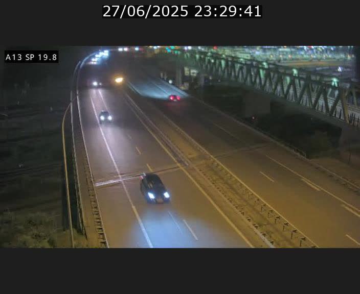 <h2>Traffic live webcam Luxembourg Croix de Bettembourg - A13 direction Esch-sur-Alzette - BK 19.8</h2>