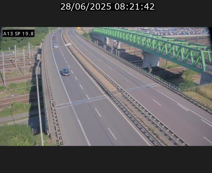 <h2>Traffic live webcam Luxembourg Croix de Bettembourg - A13 direction Esch-sur-Alzette - BK 19.8</h2>