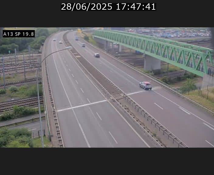 <h2>Traffic live webcam Luxembourg Croix de Bettembourg - A13 direction Esch-sur-Alzette - BK 19.8</h2>