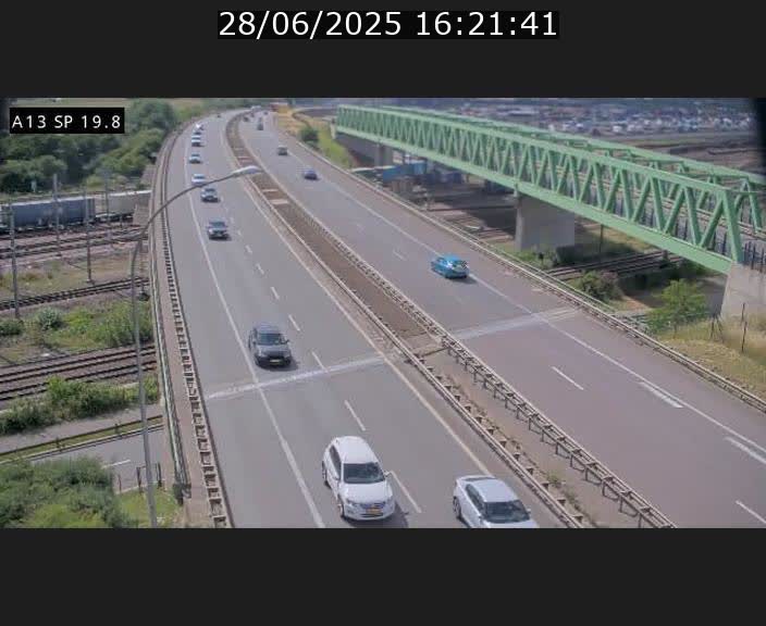<h2>Traffic live webcam Luxembourg Croix de Bettembourg - A13 direction Esch-sur-Alzette - BK 19.8</h2>