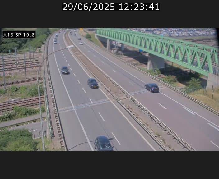 <h2>Traffic live webcam Luxembourg Croix de Bettembourg - A13 direction Esch-sur-Alzette - BK 19.8</h2>