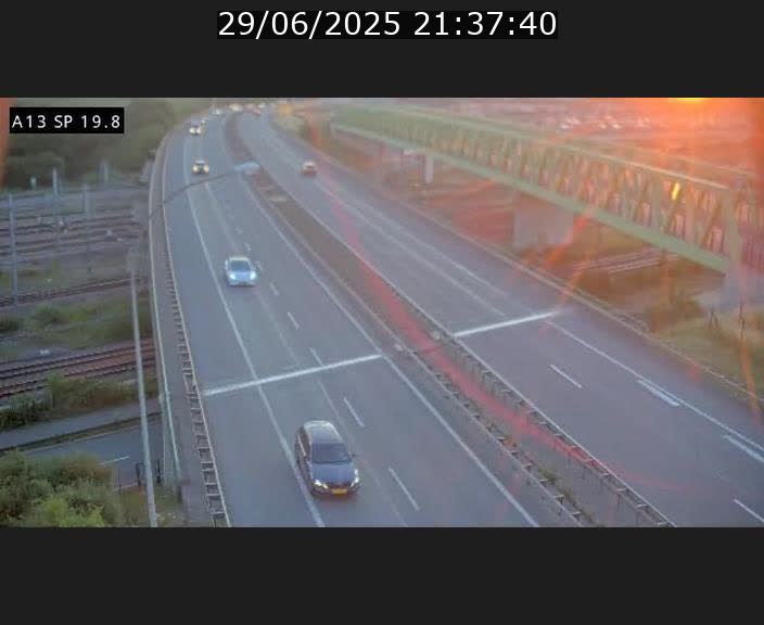 <h2>Traffic live webcam Luxembourg Croix de Bettembourg - A13 direction Esch-sur-Alzette - BK 19.8</h2>