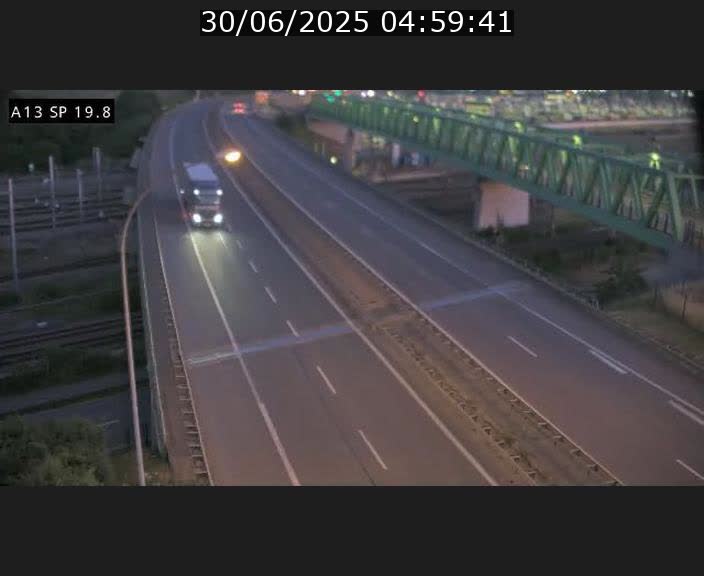 <h2>Traffic live webcam Luxembourg Croix de Bettembourg - A13 direction Esch-sur-Alzette - BK 19.8</h2>