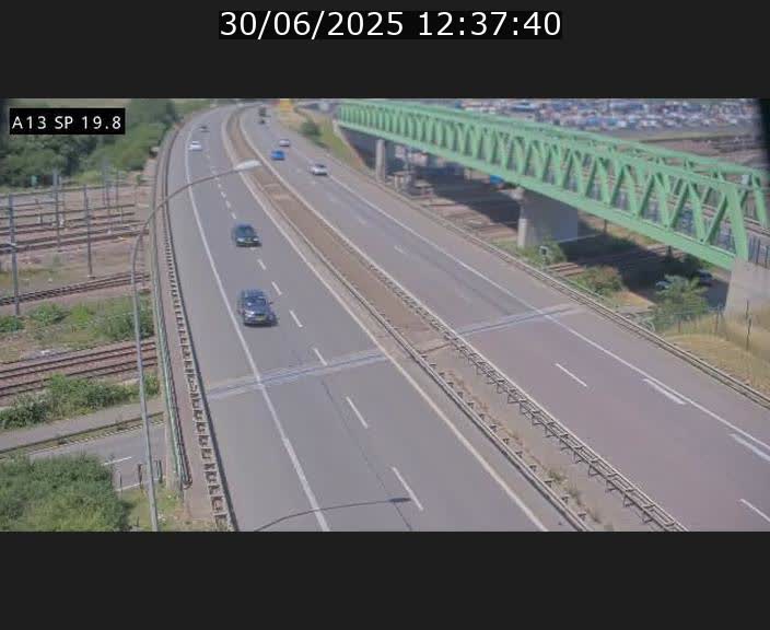 <h2>Traffic live webcam Luxembourg Croix de Bettembourg - A13 direction Esch-sur-Alzette - BK 19.8</h2>
