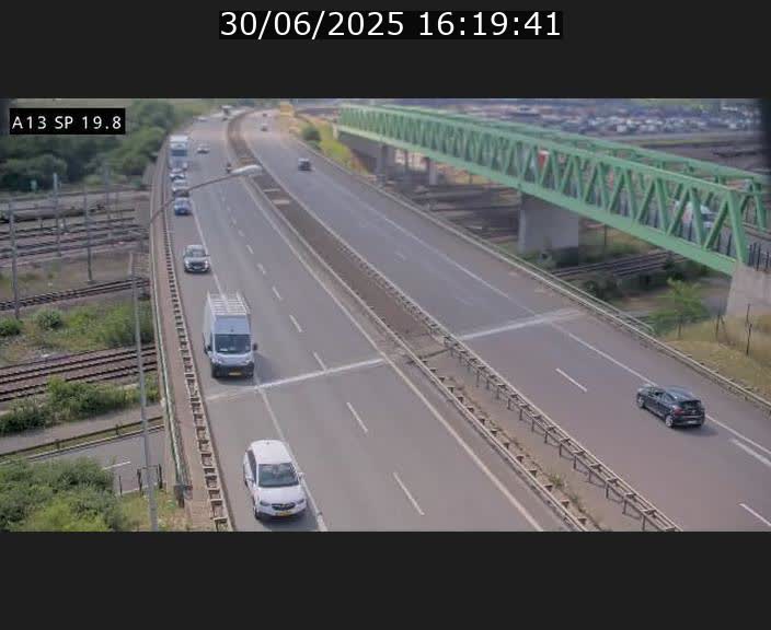 <h2>Traffic live webcam Luxembourg Croix de Bettembourg - A13 direction Esch-sur-Alzette - BK 19.8</h2>