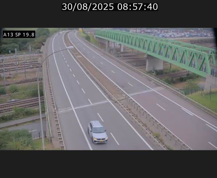 <h2>Traffic live webcam Luxembourg Croix de Bettembourg - A13 direction Esch-sur-Alzette - BK 19.8</h2>