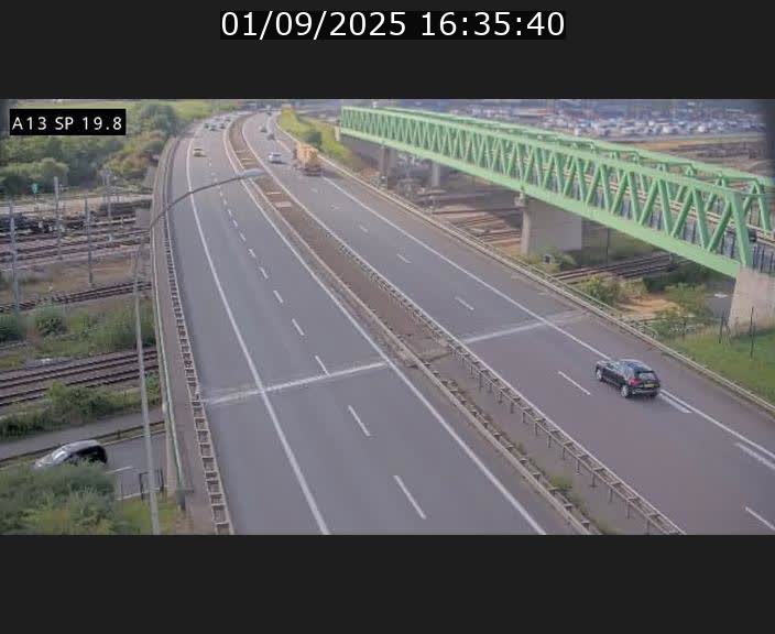 <h2>Traffic live webcam Luxembourg Croix de Bettembourg - A13 direction Esch-sur-Alzette - BK 19.8</h2>