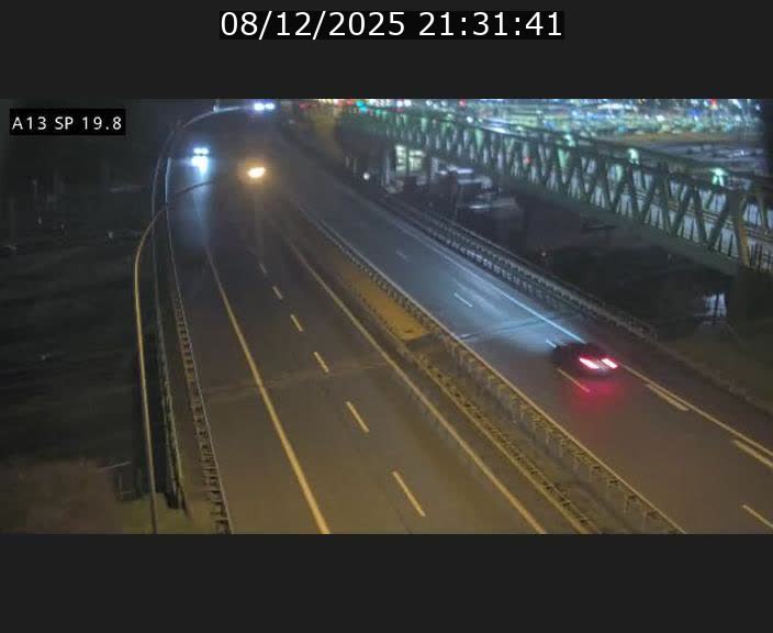 <h2>Traffic live webcam Luxembourg Croix de Bettembourg - A13 direction Esch-sur-Alzette - BK 19.8</h2>