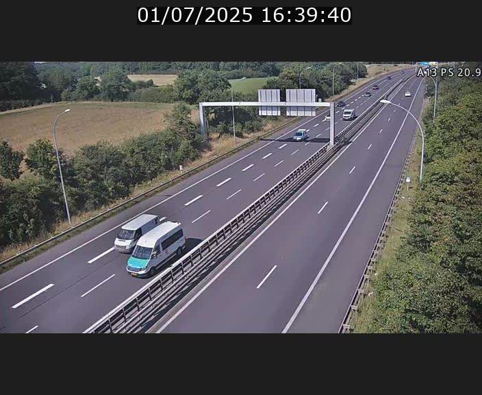 <h2>Traffic live webcam Luxembourg Croix de Bettembourg, rond-point d'Hellange - A13 direction Allemagne - BK 20.9</h2>