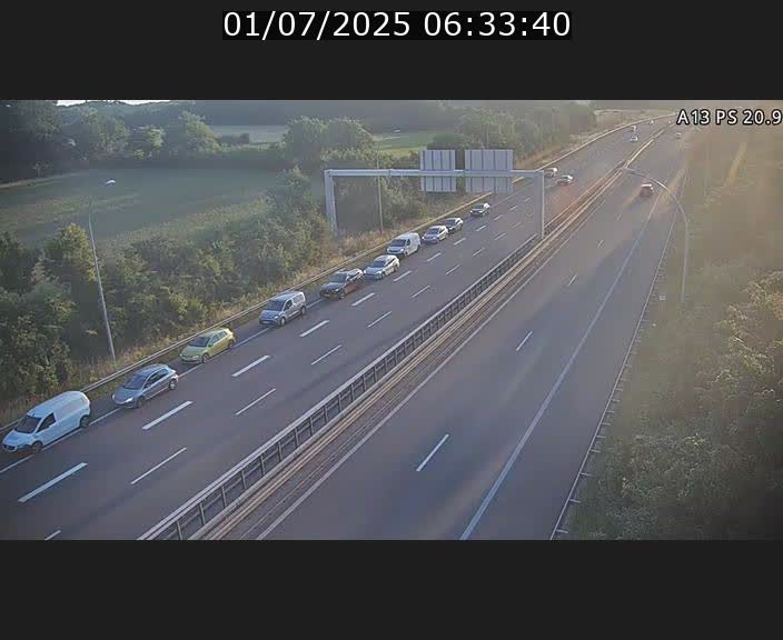 <h2>Traffic live webcam Luxembourg Croix de Bettembourg, rond-point d'Hellange - A13 direction Allemagne - BK 20.9</h2>